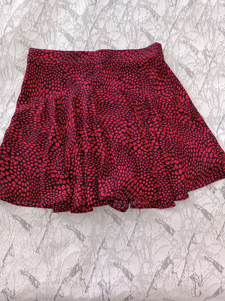 Kırmızı Renkli Mini Volanlı Etek - Görsel 2