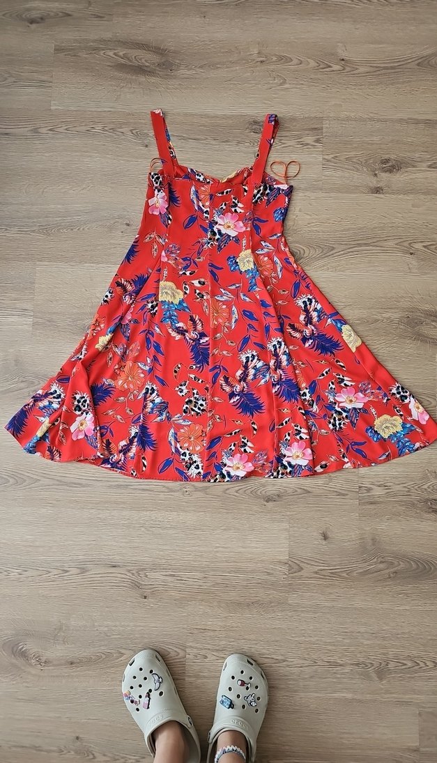 Kırmızı Çiçek Desenli Uzun İp Askılı Elbise - Görsel 3