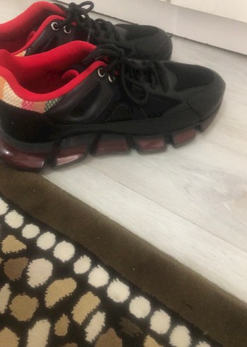 38 Beden Yılan Desenli Siyah Platform Spor Ayakkabı