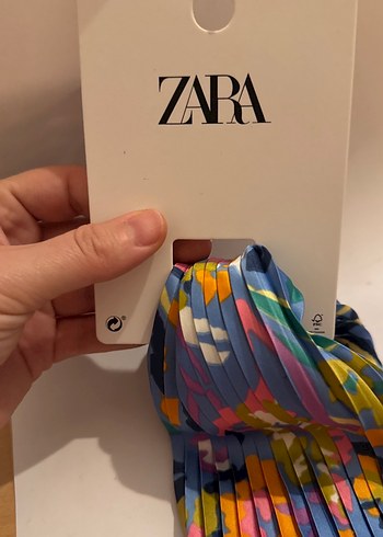 Zara Pileli Çok Renkli Kadın Fular - Görsel 3