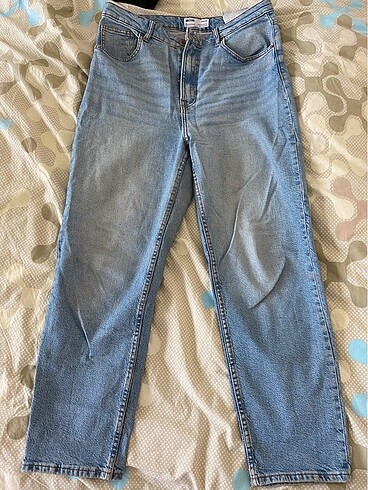 BERSHKA MOM JEANS