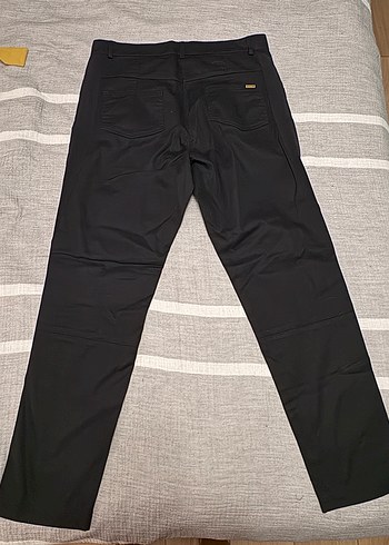 Düğmeli Siyah Kadın Kumaş Pantolon - Görsel 4