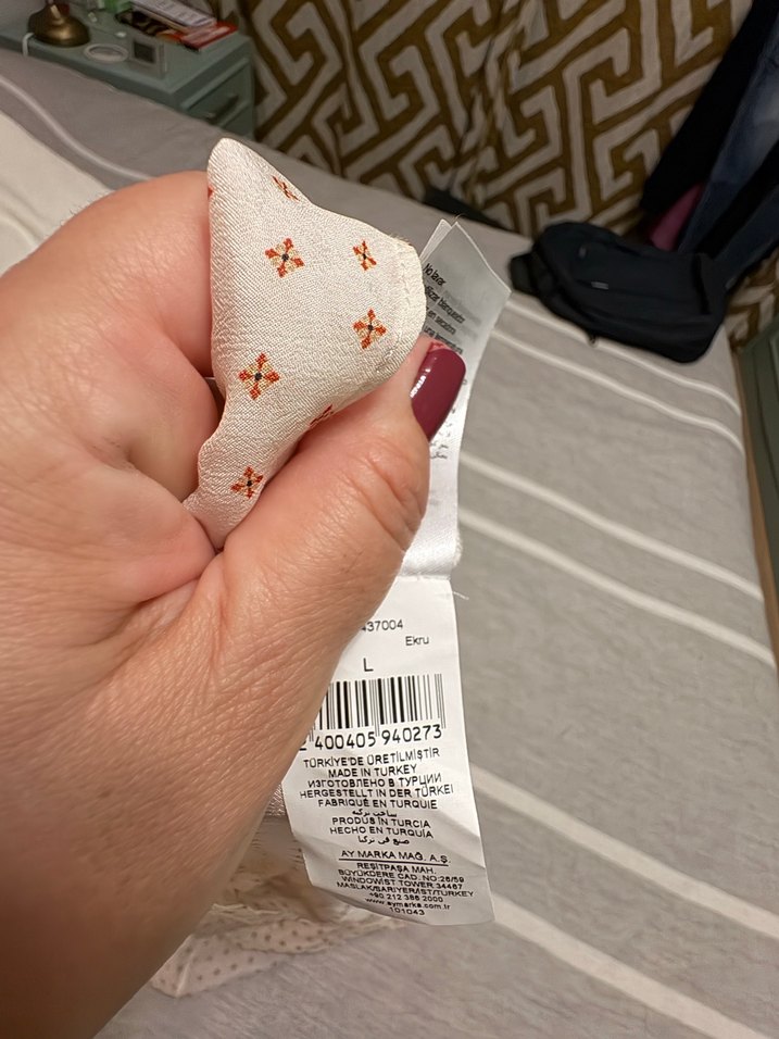 V yaka desenli ,gogus altindan buzgulu bluz - Görsel 5