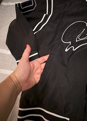 Siyah Baskılı Kadın Bomber Ceket - Görsel 3