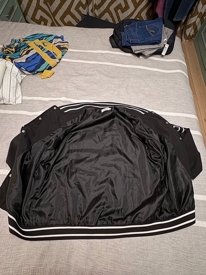 Siyah Baskılı Kadın Bomber Ceket - Görsel 4