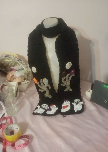 Hayaletler date e çıkıyor! scarf - Görsel 2