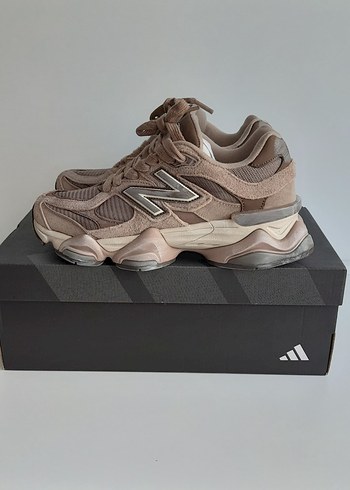New Balance 9060 Mushroom