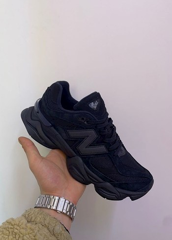 New Balance 9060 Triple Black
