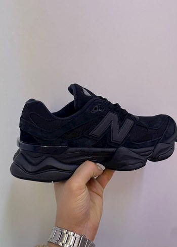 New Balance 9060 Triple Black