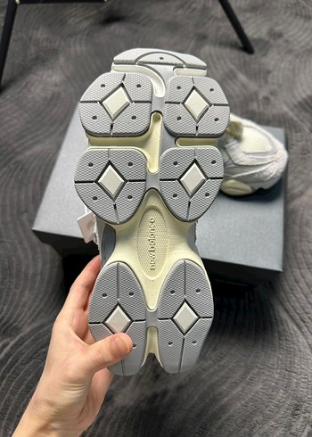 New Balance New Balance 9060 Quartz Grey