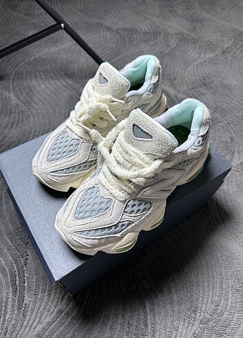 New Balance 9060 Bricks Wood