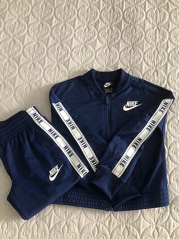 orjinal Nike çocuk eşofman takımı