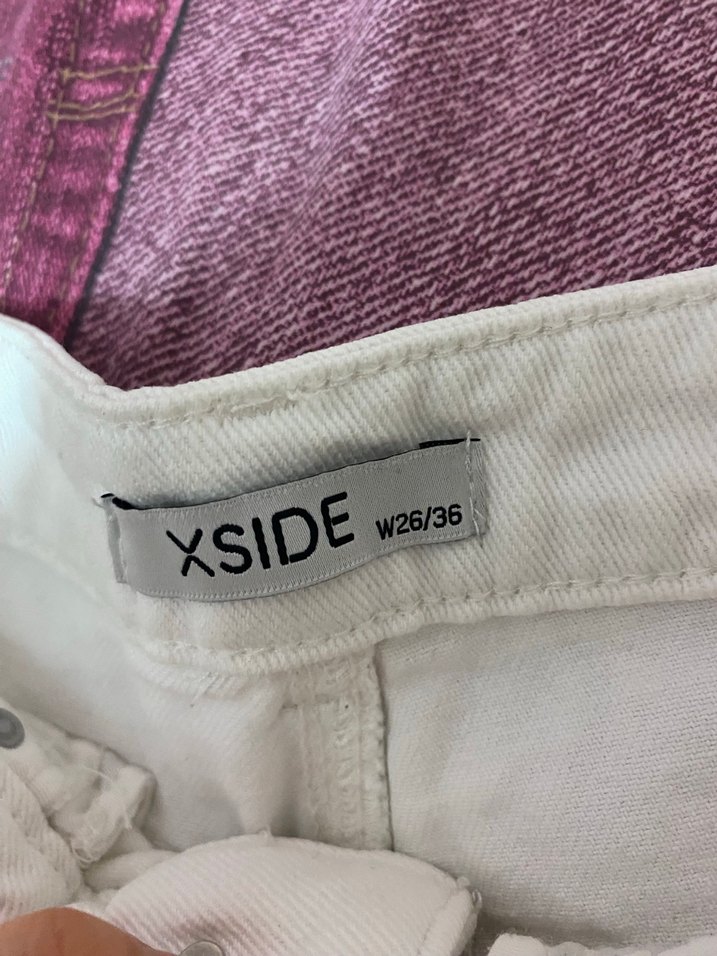 Düğmeli Beyaz Kadın Mini Denim Şort - Görsel 2