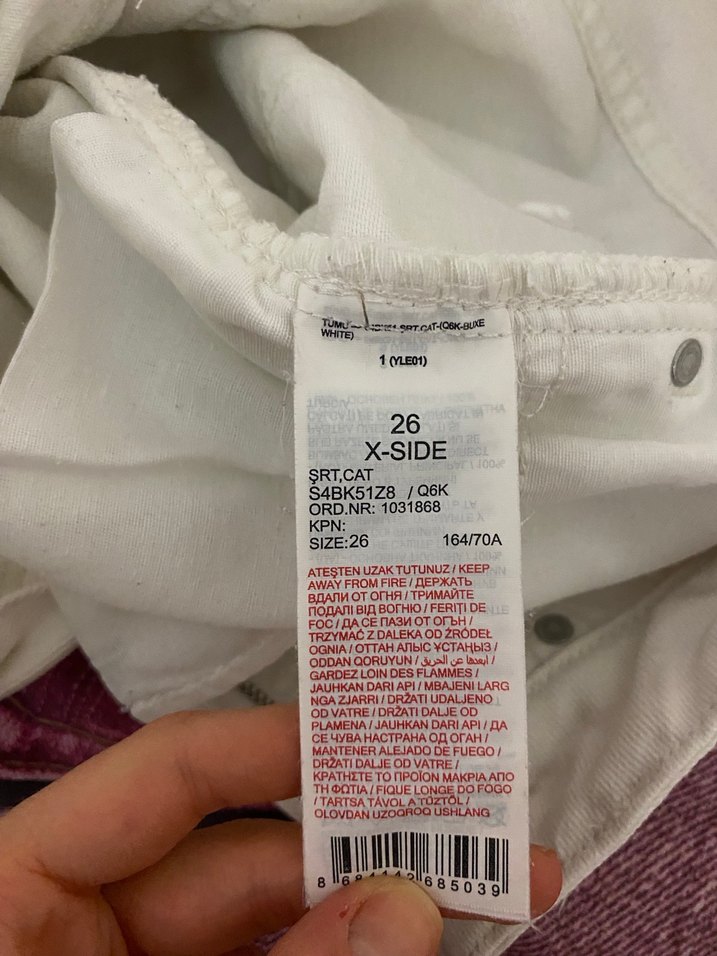 Düğmeli Beyaz Kadın Mini Denim Şort - Görsel 4