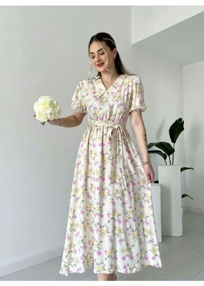 Çiçek detayli elbise - Görsel 3