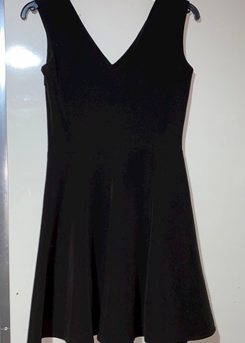 V Yakalı Siyah Pilili Mini Elbise - Görsel 2