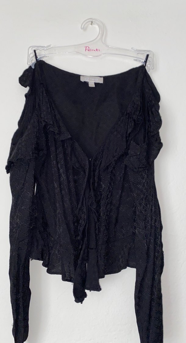 Siyah V Yaka Fırfırlı Kadın Bluz - Görsel 3