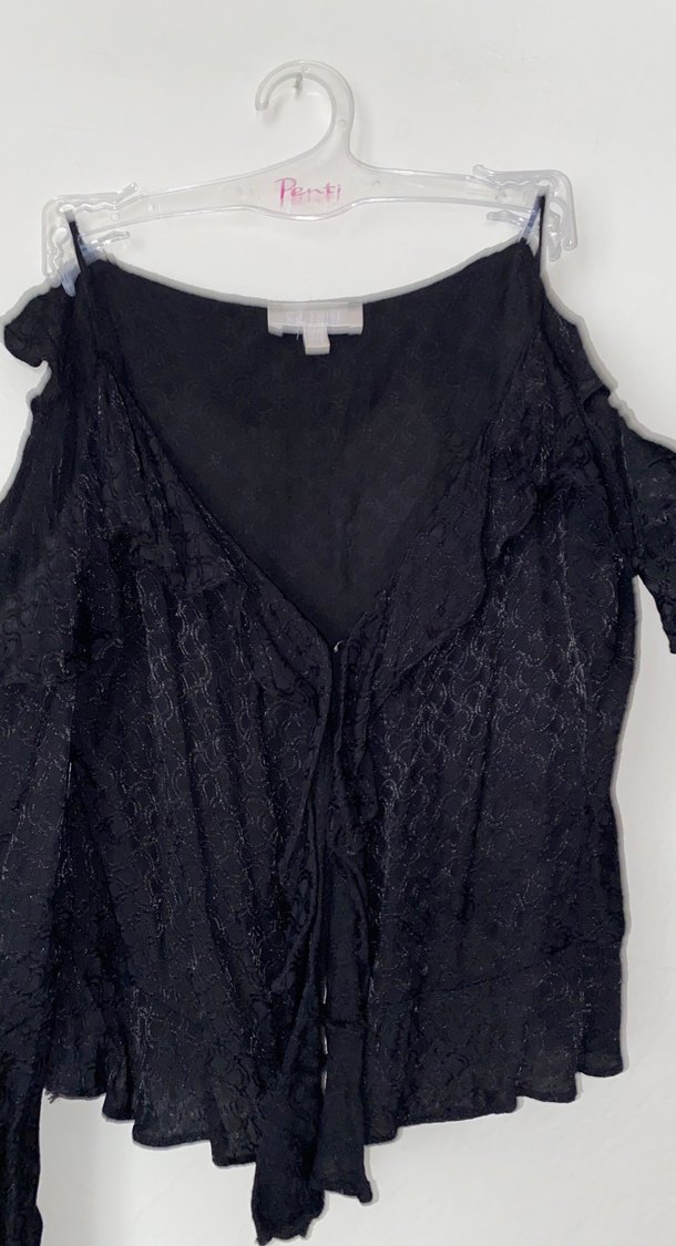 Siyah V Yaka Fırfırlı Kadın Bluz - Görsel 2