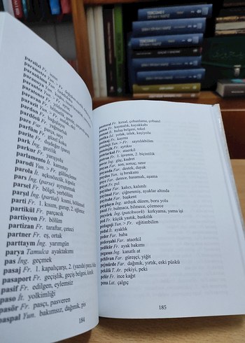 Dilimizdeki Yabancı Sözcüklere Türkçe Karşılıklar Sözlüğü - Görsel 2