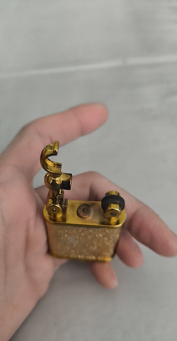 Altın Renkli Vintage Çakmak - Görsel 2