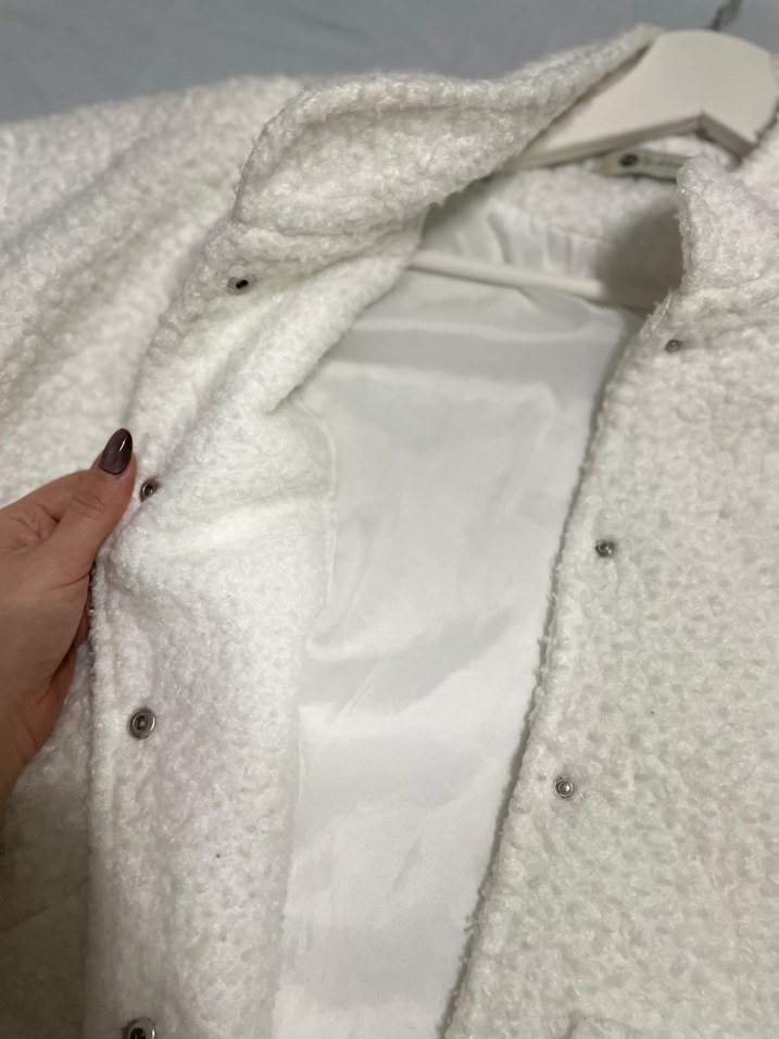 Düğmeli Beyaz Kadın Ceket - Görsel 2