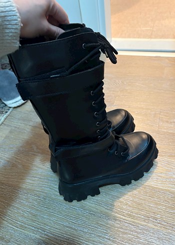 Siyah Deri Platform Topuklu Gotik Kadın Çizme - Görsel 3