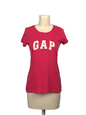 Gap T-shirt %70 İndirimli.