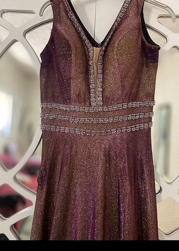 Koyu Bordo Boncuk İşlemeli Uzun V Yaka Elbise - Görsel 2