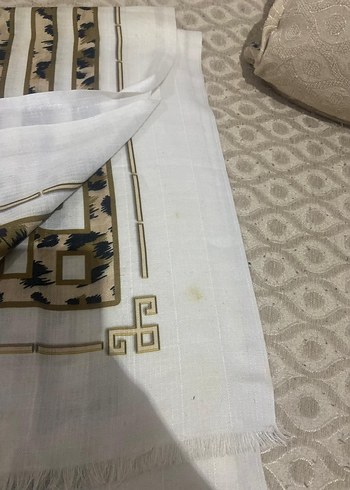 Beyaz Pilili Kadın Şal - Görsel 2