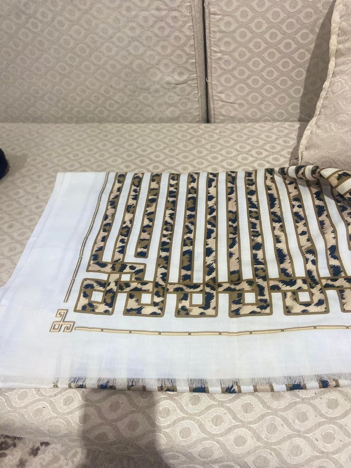 Beyaz Pilili Kadın Şal - Görsel 4