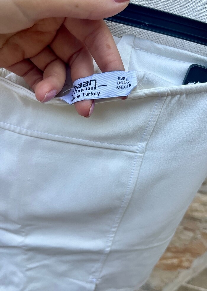 Beyaz şort etek - Görsel 4