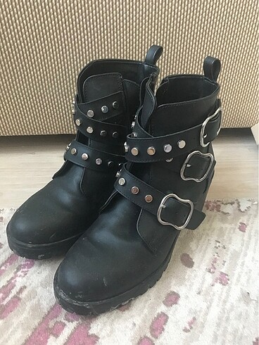 LC Waikiki Bot ayakkabı