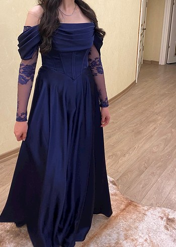 40 Beden Lacivert Madonna Yaka İpek Saten Abiye