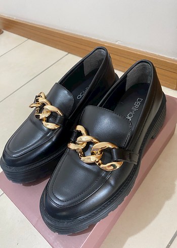 Derimod Derimod Kadın Siyah Zincir Detaylı Maskülen Loafer