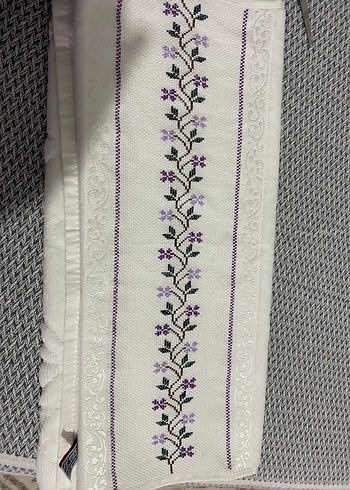 İşlemeli Mor Çiçekli Havlu - Görsel 2