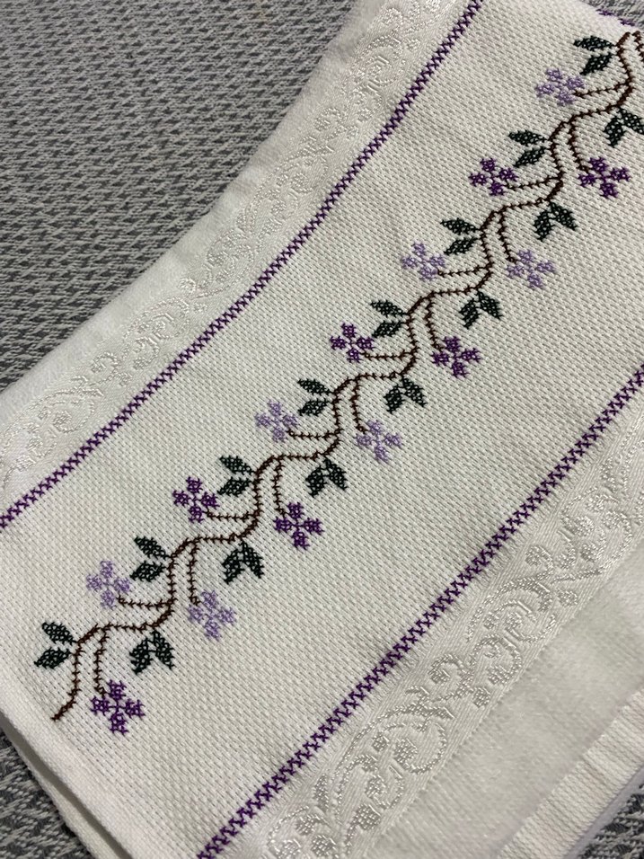 İşlemeli Mor Çiçekli Havlu - Görsel 4