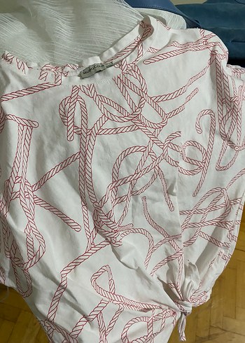 Beyaz Zincir Detaylı Kısa Kollu Kadın Bluz - Görsel 2