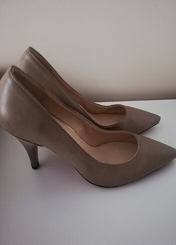 37 Beden Stiletto