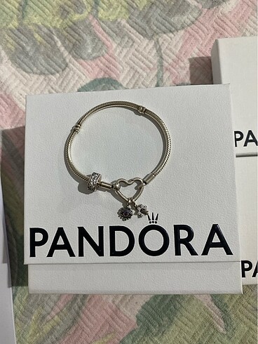 3 charmlı Pandora bileklik