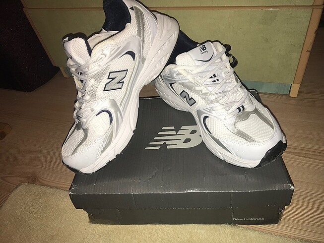 New Balance 530