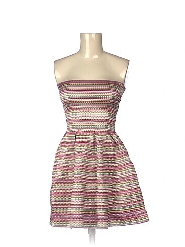 PreLoved Kısa Elbise %70 İndirimli.