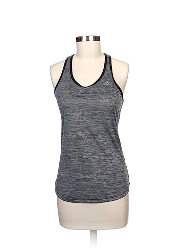 Adidas T-shirt %70 İndirimli.