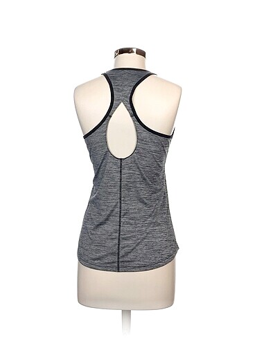 s Beden Adidas T-shirt %70 İndirimli.