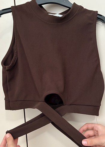 s Beden Kahverengi süet kemerli crop top