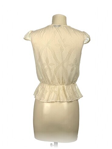 universal Beden PreLoved Hırka %70 İndirimli.