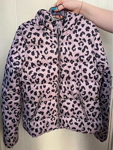 Bershka leopar desen şişme mont