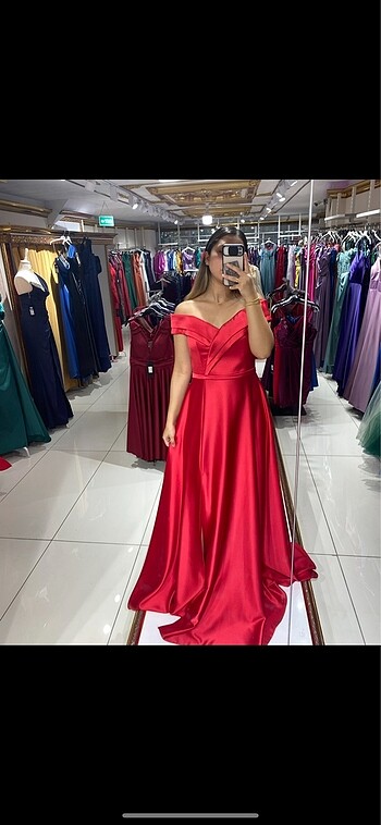Kırmızı saten abiye