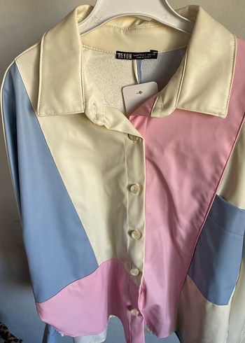 Pastel Renkli, Düğmeli, Uzun Kollu Mini Bluz