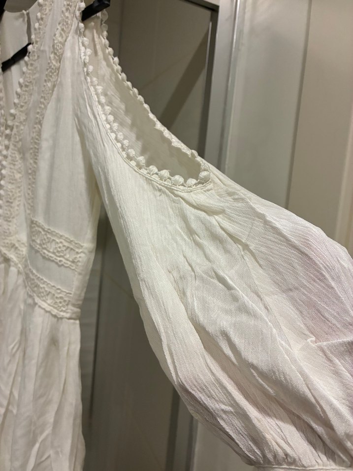 Dantel Detaylı V Yaka Uzun Beyaz Elbise - Görsel 4