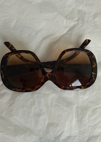 Eskilerden Kahverengi Kemer Detaylı Retro Kadın Gözlüğü - Görsel 4